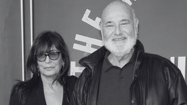 Rob Reiner, 78 anos, e sua esposa, Michele Singer (Foto/reprodução: comicbook)