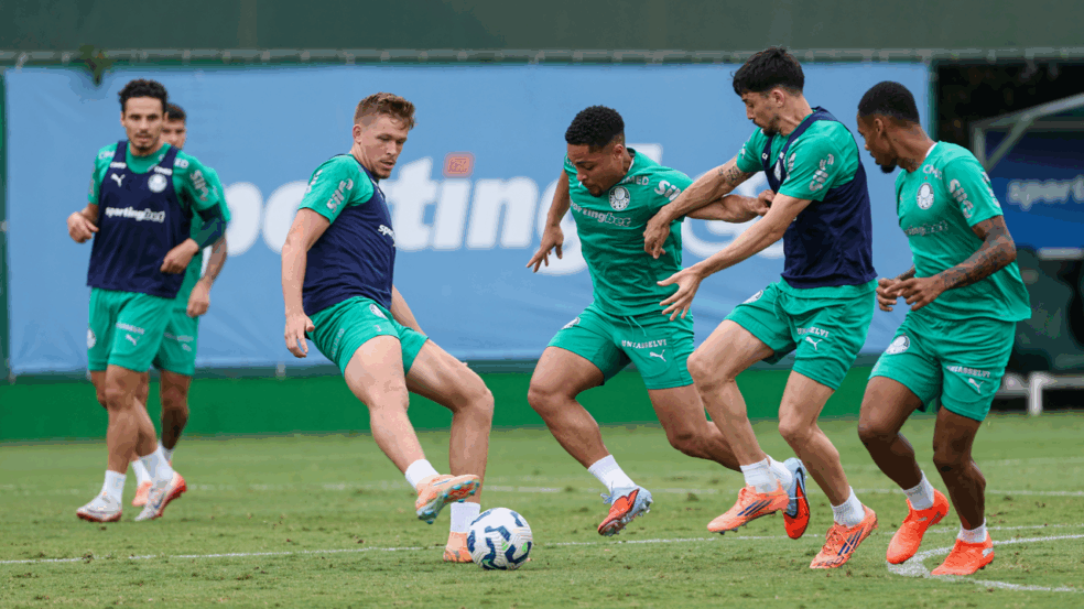 Os atletas da SE Palmeiras, durante treinamento na Academia de Futebol, em São Paulo-SP. (Foto: Fabio Menotti/Palmeiras/by Canon)