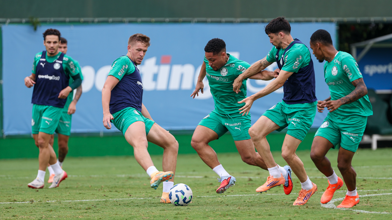 Os atletas da SE Palmeiras, durante treinamento na Academia de Futebol, em São Paulo-SP. (Foto: Fabio Menotti/Palmeiras/by Canon)