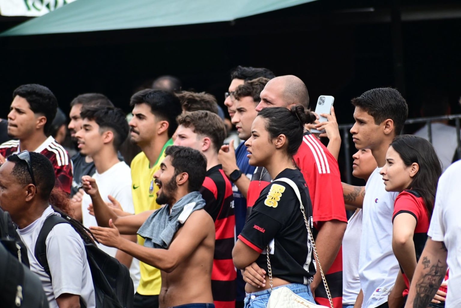 Final da Copa Intercontinental, Flamengo x PSG Torcida do Flamengo no Triângulo das Bermudas, em Vitória Final da Copa Intercontinental, Flamengo x PSG Torcida do Flamengo no Triângulo das Bermudas, em Vitória