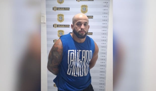 Luã França de Carvalho estava na frente da casa da vítima, descumprindo medida protetiva. Foto: Reprodução/TV Vitória