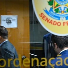 O ex-coordenador de pagamentos do INSS Jucimar Fonseca da Silva foi levado para a Delegacia do Senado após ter a prisão em flagrante decretada na CPI do INSS.