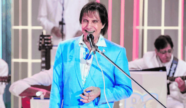 Cantor Roberto Carlos sofre acidente em gravação de especial Foto: Fábio Rocha/TV Globo