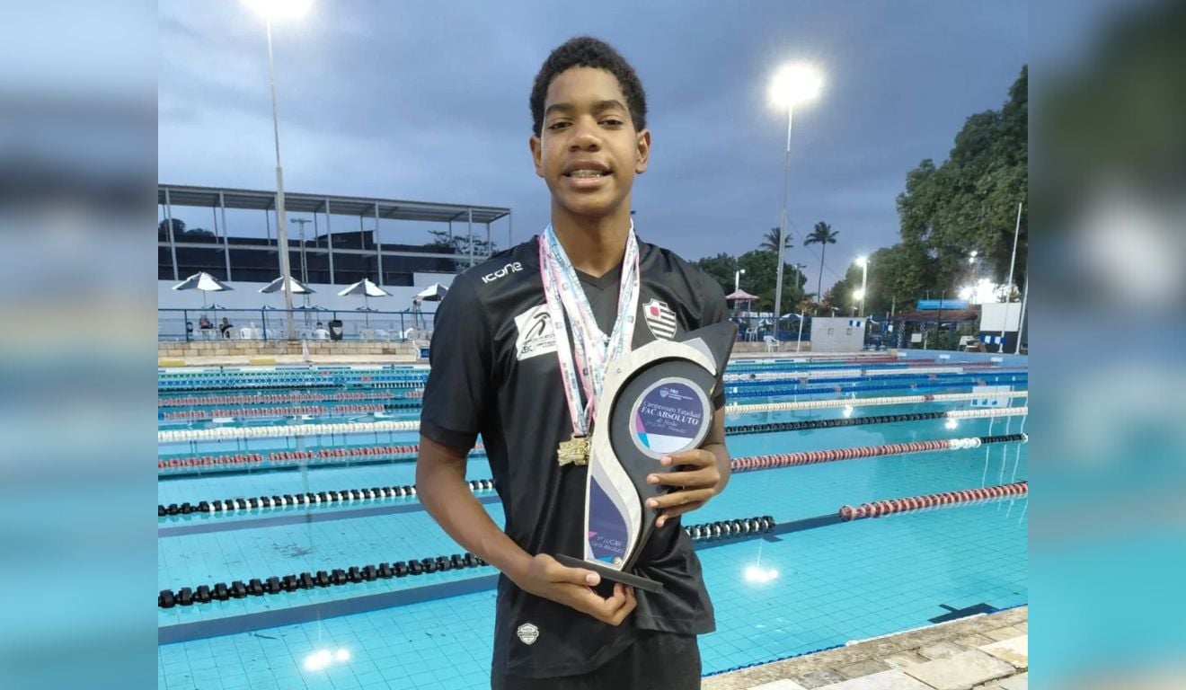 Matheus Ngome no Campeonato Estadual Absoluto de Natação