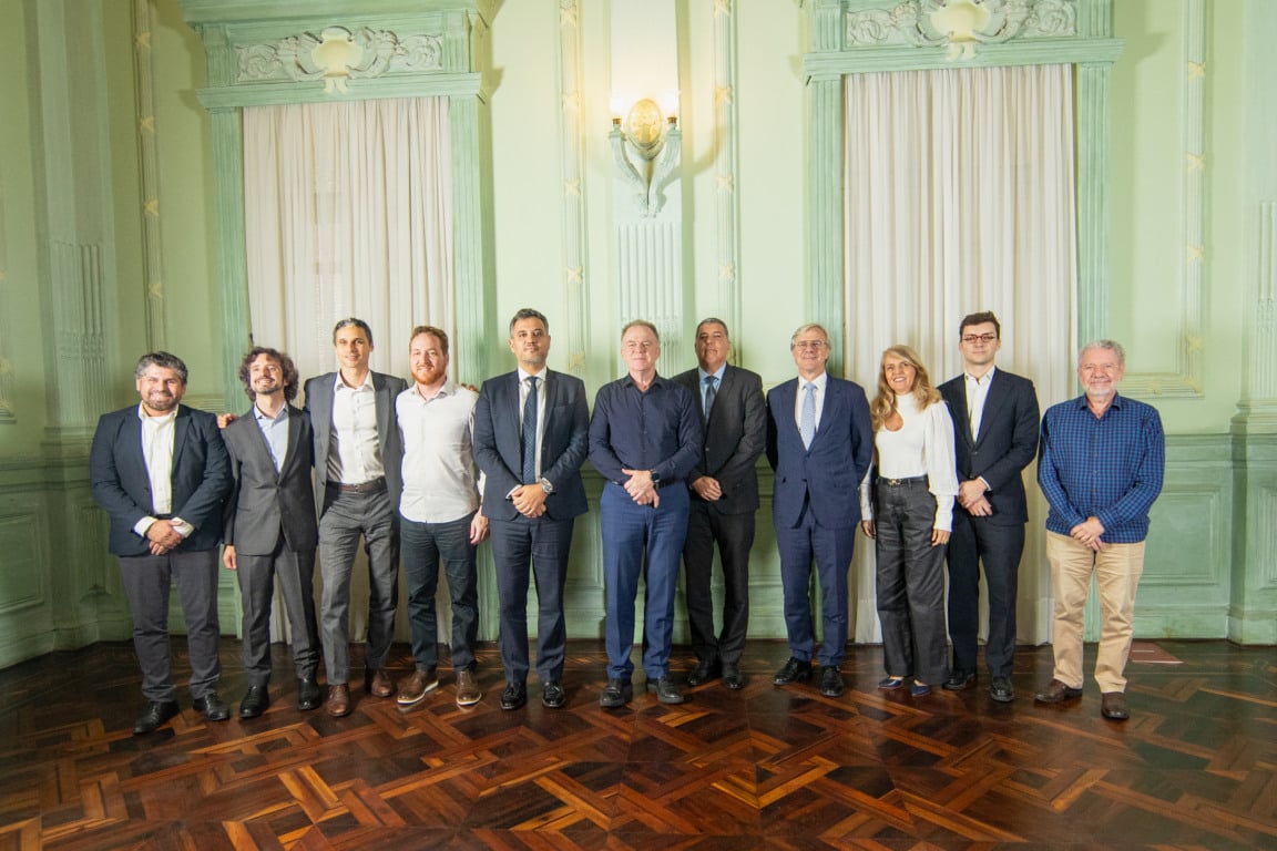 Executivos do grupo internacional de educação Galileo, acompanhados da direção local da Multivix foram recebidos pelo governador Renato Casagrande no Palácio Anchieta. Crédito: Divulgação