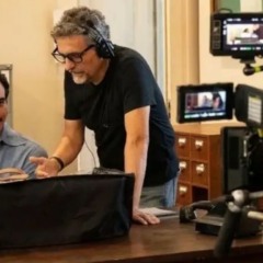 Wagner Moura e Kleber Mendon&ccedil;a nas filmagens do filme O Agente Secreto (Foto: Victor Juc&aacute;/Divulga&ccedil;&atilde;o)