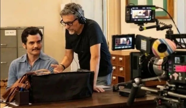 Wagner Moura e Kleber Mendonça nas filmagens do filme O Agente Secreto (Foto: Victor Jucá/Divulgação)
