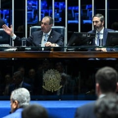 O senador Omar Aziz (C) presidiu a sessão de votação. Foto: Jefferson Rudy/ Agência Senado