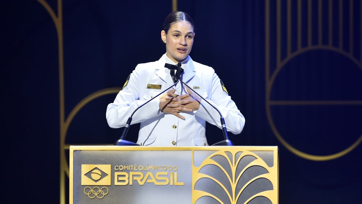 2025.12.11 - Prêmio Brasil Olímpico 2025. Maria Clara Pacheco do Taekwondo discursa na cerimônia na Cidade das Artes na Barra da Tijuca, Rio de Janeiro. Organizado pelo Comitê Olímpico do Brasil anualmente desde 1999, o Prêmio Brasil Olímpico é considerado o Oscar do esporte brasileiro. Foto: Paulo Mumia/COB.