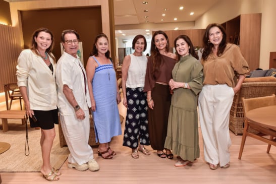 Móveis e esculturas de Zanine de Zanini protagonizam vitrine e showroom