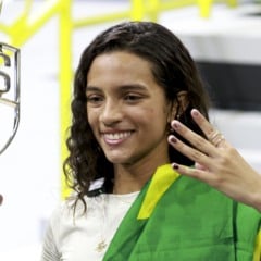 SKATE/SLS/SUPER CROWN/RAYSSA LEAL - ESPORTES A atleta brasileira Rayssa Leal se tornou a primeira e única tetracampeã da Liga Mundial de Skate Street, a Street League Skateboarding (SLS), ao vencer o Super Crown neste domingo, 7, no Ginásio do Ibirapuera, em São Paulo. Ela liderou a final de ponta a ponta, manteve a regularidade com notas acima de 8,0 - alcançou um 8,3 já na primeira volta - enquanto as rivais acumularam erros. Rayssa é a maior vencedora de sua geração, depois de alcançar feito inédito entre homens e mulheres. Foto: LECO VIANA/THENEWS2/ESTADÃO CONTEÚDO