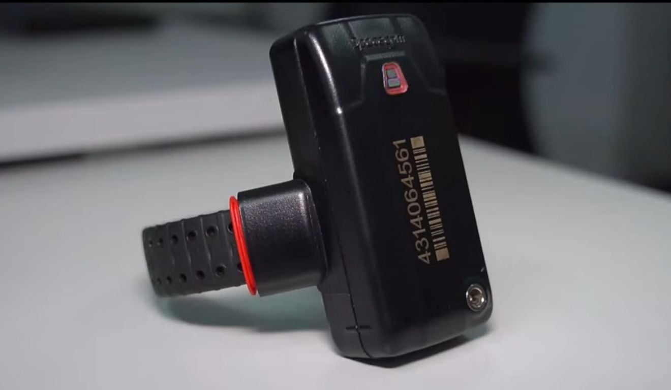 Tornozeleira eletrônica