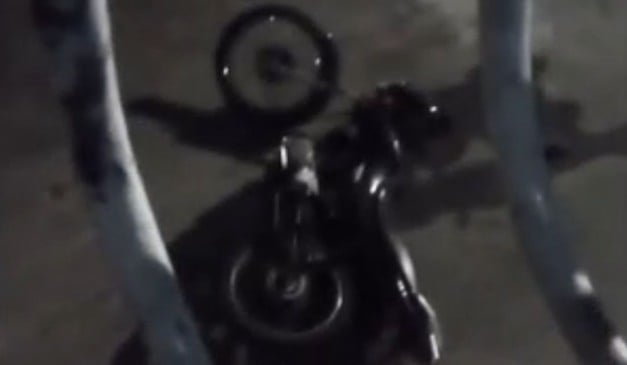 Moto encontrada com Igor (Foto: Reprodução/TV Vitória)