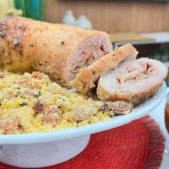 Lombo Su&iacute;no com Farofa de Maracuj&aacute; e Bacon. Foto: Roberta Salgueiro