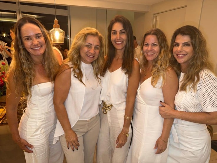 Cantor Igor Moreira embala noite de louvor e adoração no Gran Parc