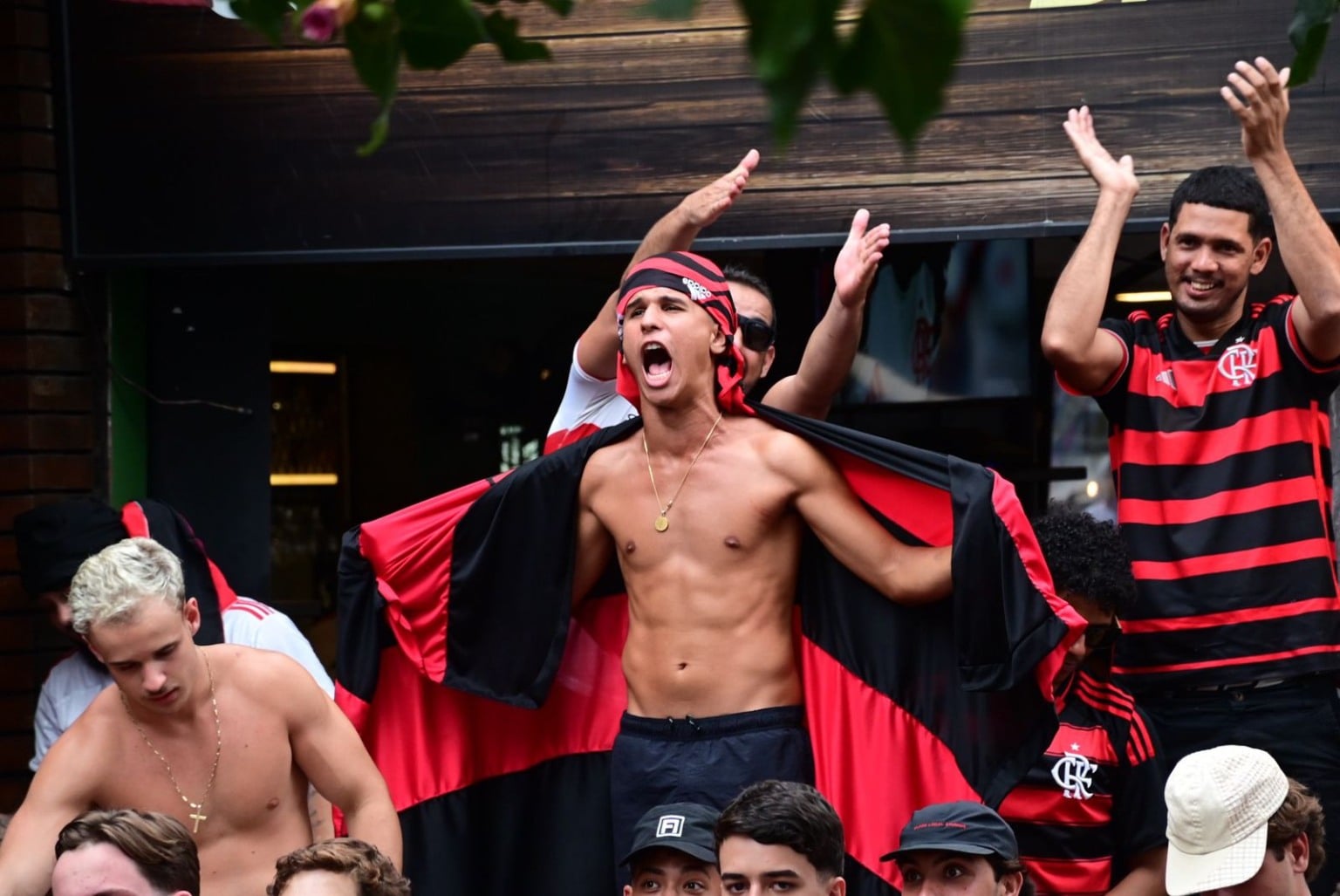 Final da Copa Intercontinental: Flamengo x PSG Torcida do Flamengo na Praia do Canto, em Vitória Final da Copa Intercontinental: Flamengo x PSG Torcida do Flamengo na Praia do Canto, em Vitória