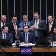 Hugo motta e deputados na Mesa Diretora da câmara dos deputados