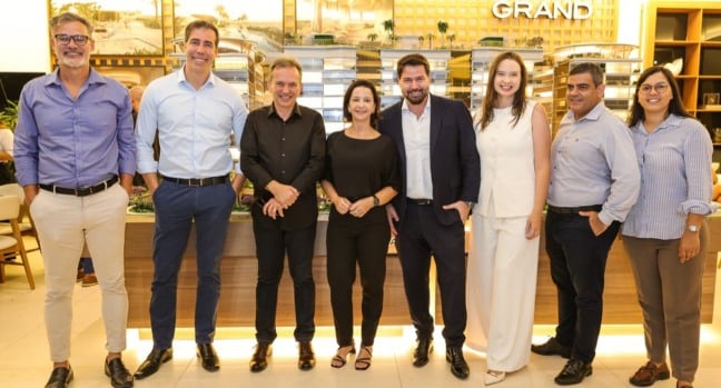 Uma noite especial tomou conta da Enseada Azul em Guarapari