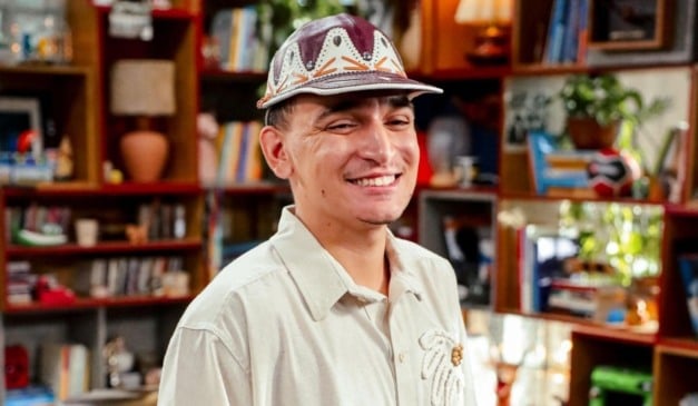 João Gomes sobe no palco do Movimento Cidade no domingo (Foto: Divulgação)