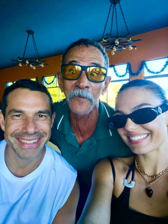 De férias no ES! Marcus Buaiz e Isis Valverde vão a restaurante tradicional de Vitória e fãs reagem: "Está capixaba já" (Foto: Reprodução/Instagram)