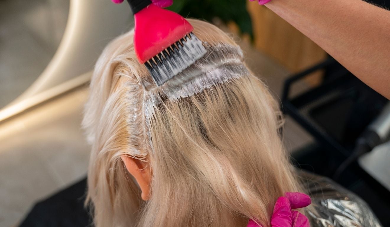 Adeus, cabelos brancos: 3 tintas por menos de R$ 70 que salvam os fios Adeus, cabelos brancos: 3 tintas por menos de R$ 70 que salvam os fios