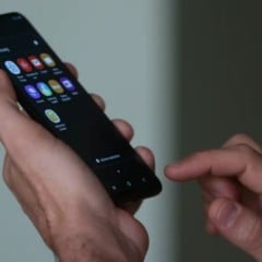 Uso do celular segue como principal forma de acesso à internet no Brasil, sobretudo entre usuários das classes D e E, segundo a pesquisa TIC Domicílios. Foto:  Tânia Rêgo/ Agência Brasil