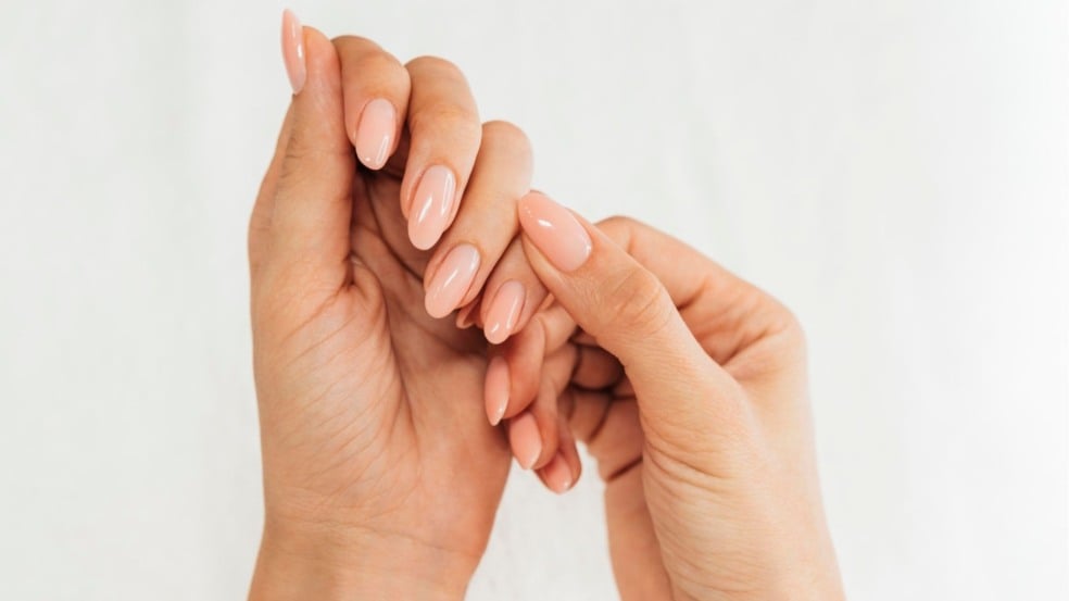Unhas gigantes sem salão: os 5 passos que substituem o gel e funcionam rápido Unhas gigantes sem salão: os 5 passos que substituem o gel e funcionam rápido