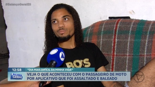Jovem é baleado em assalto e enfrenta dificuldades no hospital