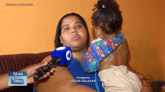 Mãe relata desespero após filha de 3 anos ser baleada em ataque
