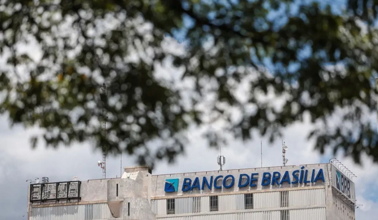 Em março de 2025, o BRB fez uma proposta de compra de um pedaço do Banco Master. O processo, contudo, teve negação pelo Banco Central em setembro. Foto: Joédson Alves/Agência Brasil Em março de 2025, o BRB fez uma proposta de compra de um pedaço do Banco Master. O processo, contudo, teve negação pelo Banco Central em setembro. Foto: Joédson Alves/Agência Brasil