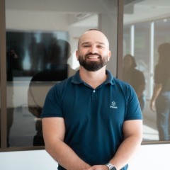 Celso Abreu, diretor-executivo da D&yacute;namis, est&aacute; &agrave; frente de uma trajet&oacute;ria marcada por gest&atilde;o estrat&eacute;gica e compromisso com a excel&ecirc;ncia em servi&ccedil;os. Foto: D&yacute;namis/Divulga&ccedil;&atilde;o