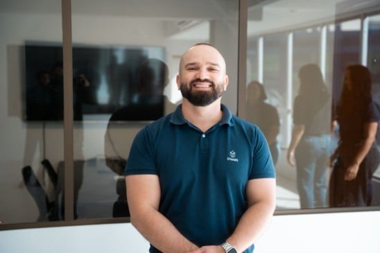 Celso Abreu, diretor-executivo da Dýnamis, está à frente de uma trajetória marcada por gestão estratégica e compromisso com a excelência em serviços. Foto: Dýnamis/Divulgação