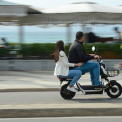Circula&ccedil;&atilde;o de bicicletas el&eacute;tricas e ciclomotores no Rio de Janeiro