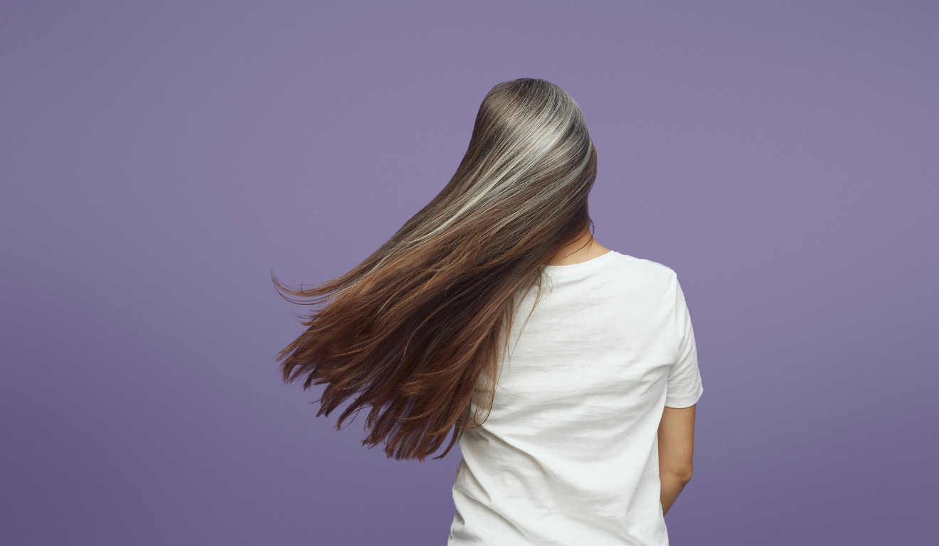 Como a técnica de Gray Blending mistura fios grisalhos e rejuvenesce o visual/Canva