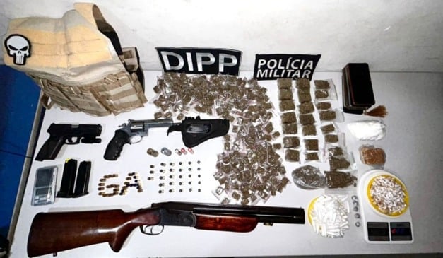 Drogas, armas e munições apreendidas no Residencial Colina, em São Mateus