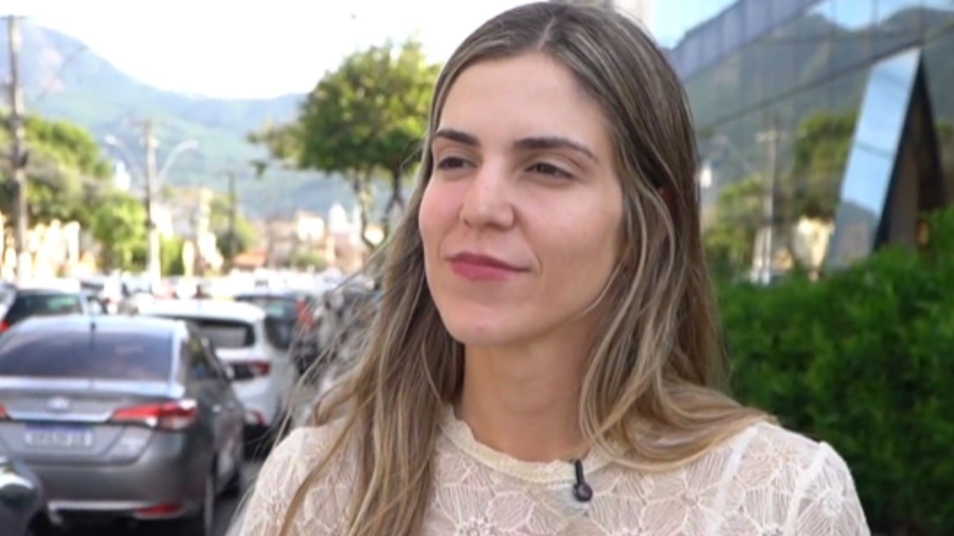 Izabela Roriz, secretária de Obras da Serra, fala sobre como as demandas chegam nos órgãos (Foto/reprodução: TV Vitória)