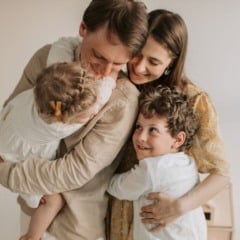 Como pagar por servi&ccedil;os pode melhorar a vida em fam&iacute;lia (Foto: Canva)