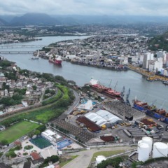 Imagem a&eacute;rea do porto de Capuaba e a regi&atilde;o de Paul
