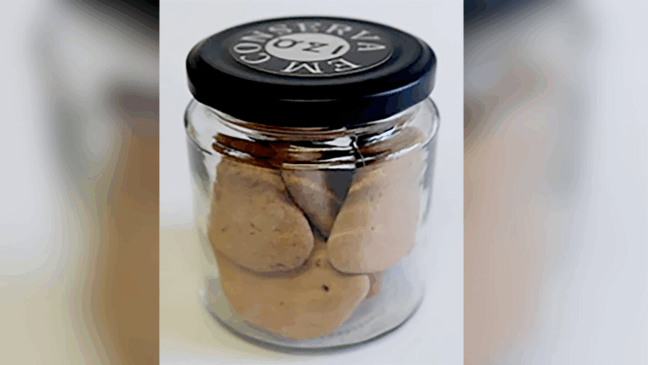 Isaac Camargo, "Seixos", da série "Em Conserva", 2022. Foto do autor.