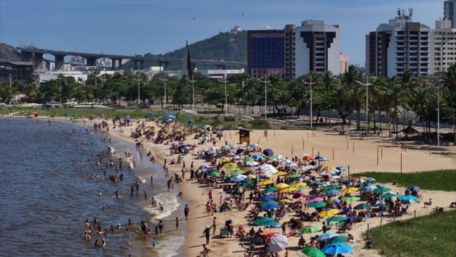 Imagens aéreas da Praia da Guarderia em Vitória