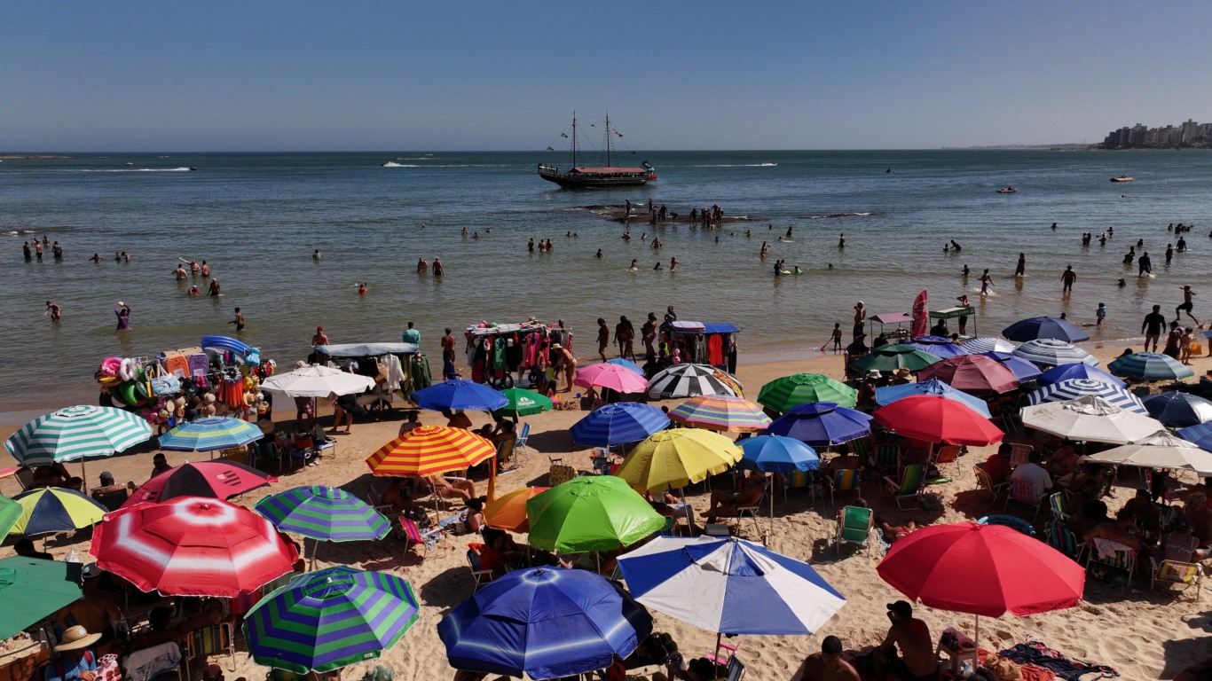 Imagens aéreas da Praia do Morro em Guarapari