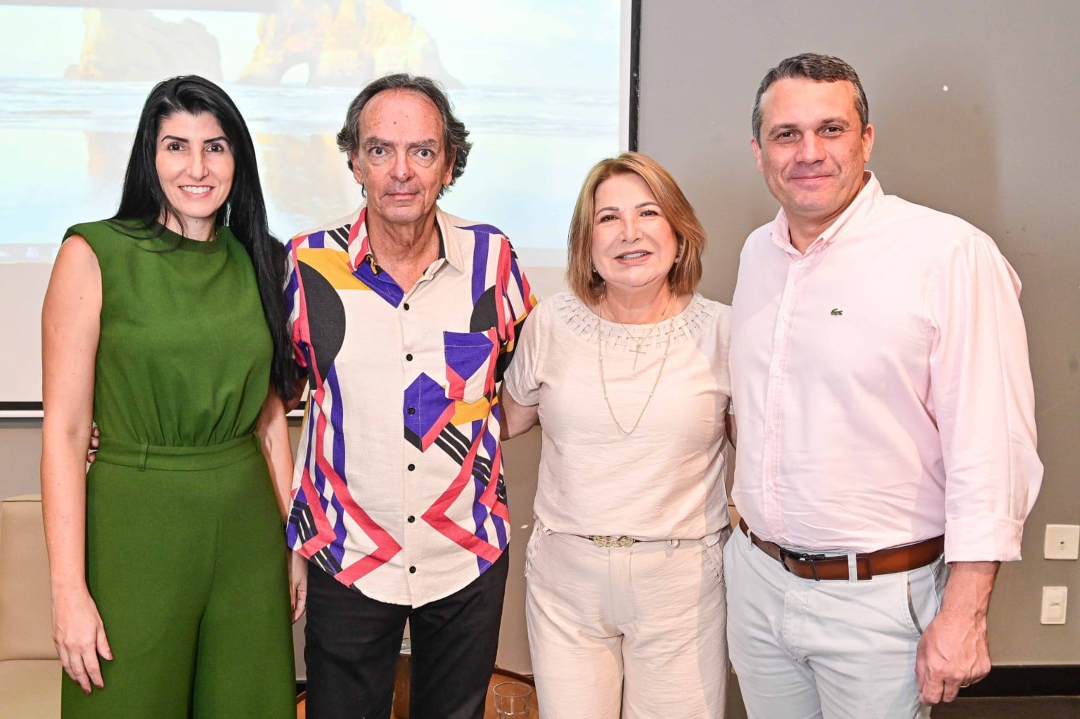 Mirian Hubner, João Diniz, Ligia Diniz e Jeferson Hubner Mirian Hubner, João Diniz, Ligia Diniz e Jeferson Hubner