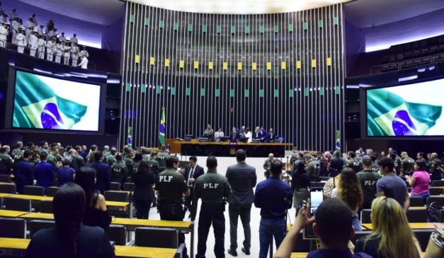 Policiais legislativos federais no plenário da Câmara dos Deputados