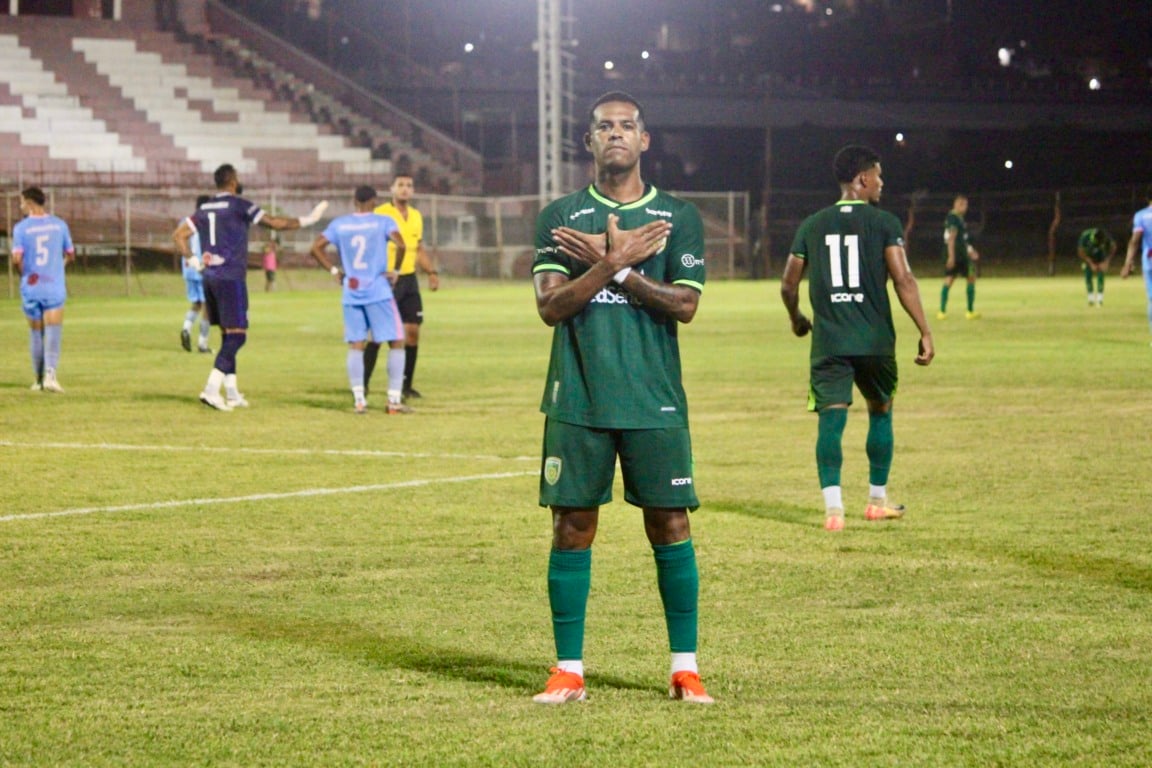 Renato Henrique marcou primeiro gol do Porto Vitória
