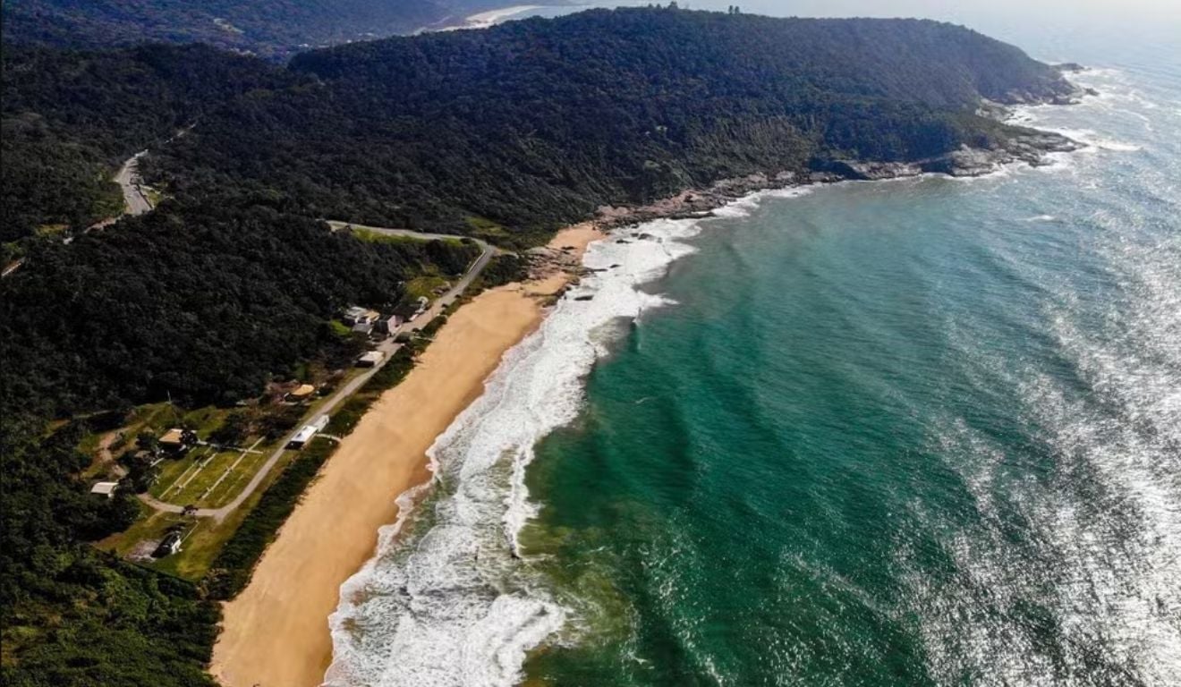 Praia do Pinho, em Balneário Camboriú Praia do Pinho, em Balneário Camboriú