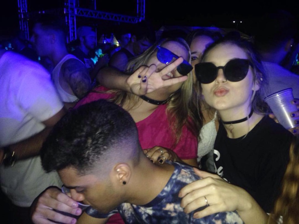Virgínia Fonseca antes da fama, com amigos no ES (Foto: Acervo pessoal)