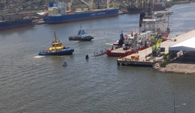 Submarino flagrado Porto de Vitória