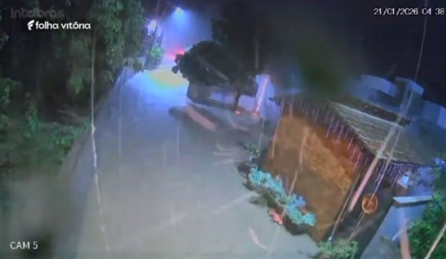 Vídeo mostra casa que desabou em Rio Bananal