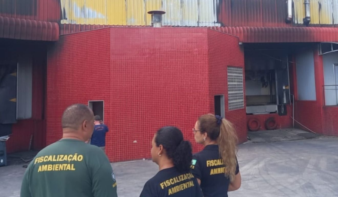 Vigilância Sanitária notifica frigorífico que pegou fogo para retirar alimentos com mau cheiro. Foto: Divulgação/PMS