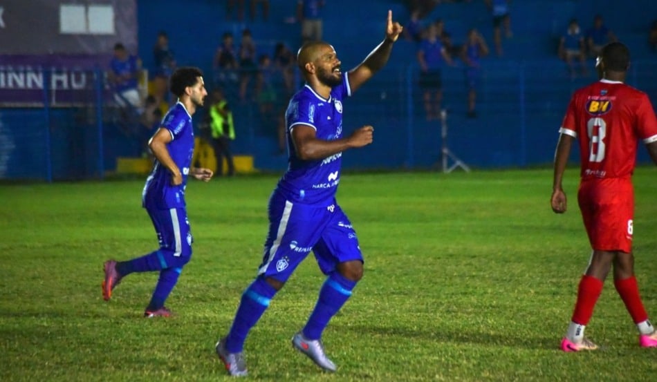 Tony marcou o gol do Vitória Futebol Clube